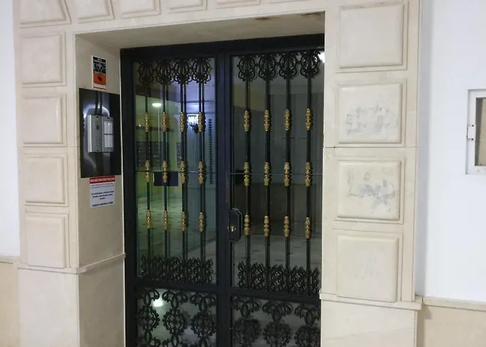 아파트 2 Bedroom 2 Bathroom In The Heart Of With Big Terrace And Free Parking Space Close To