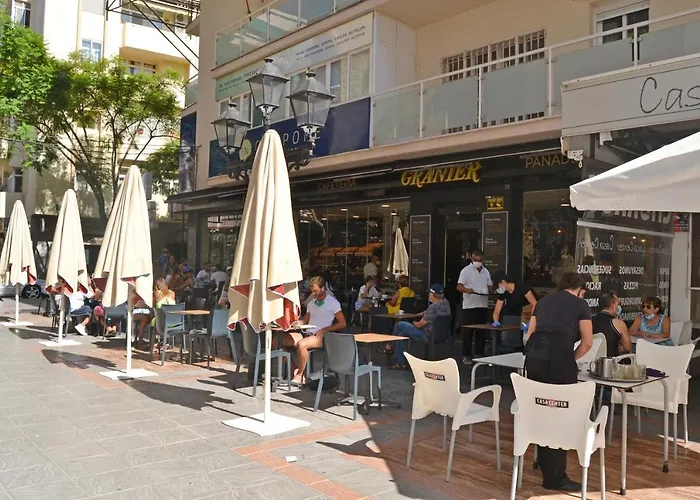 아파트 2 Bedroom 2 Bathroom In The Heart Of With Big Terrace And Free Parking Space Close To 푸엔히롤라