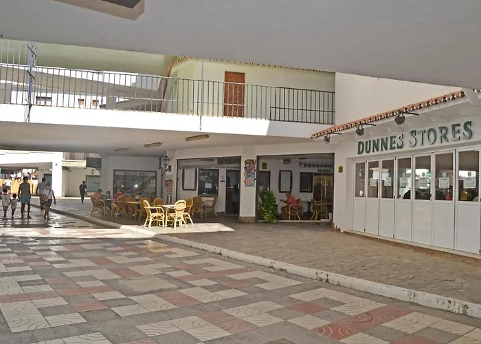 2 Bedroom 2 Bathroom In The Heart Of With Big Terrace And Free Parking Space Close To 아파트 푸엔히롤라
