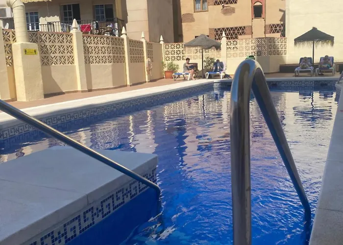 아파트 2 Bedroom 2 Bathroom In The Heart Of With Big Terrace And Free Parking Space Close To 푸엔히롤라