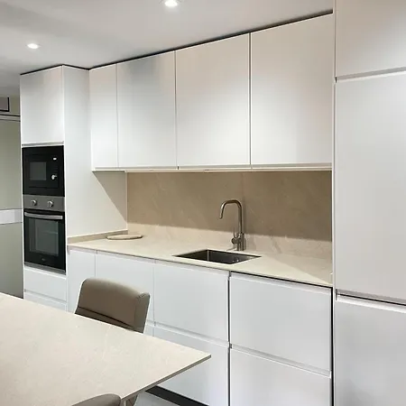 2 Bedroom 2 Bathroom In The Heart Of With Big Terrace And Free Parking Space Close To Lägenhet